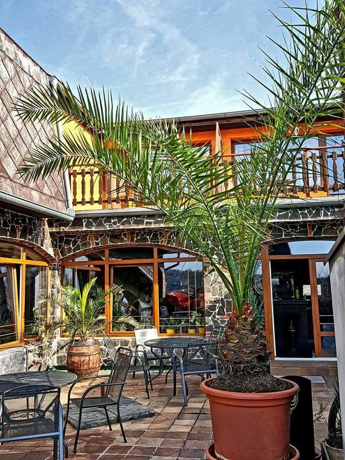 Motel Podkova Klobouky u Brna ภายนอก รูปภาพ
